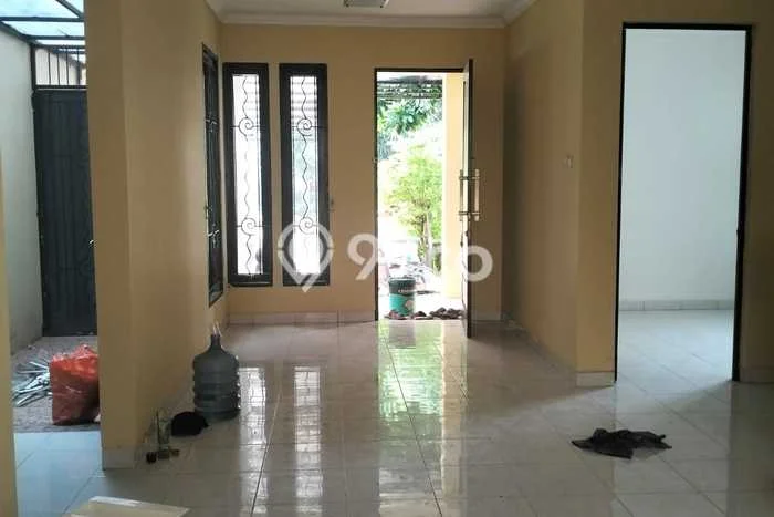Rumah Minimalis 5 Kamar LT 180m2 di Legenda Wisata Rumah Minimalis 5 Kamar LT 180m2 di Legenda Wisata