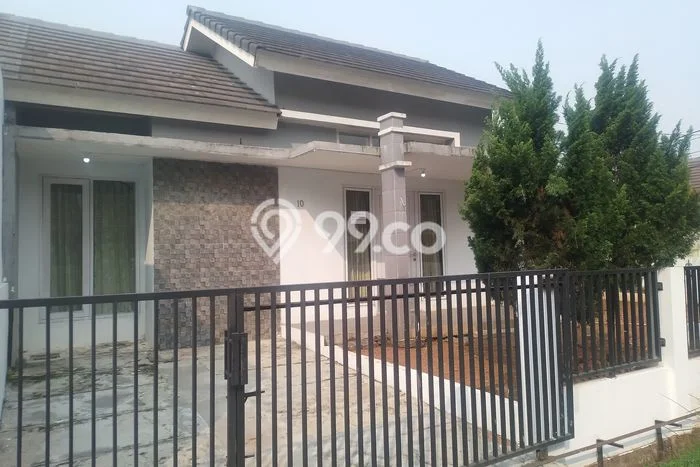 For Sale Rumah 2 Kamar Lokasi Strategis Nyaman dan Strategis di Cileungsi For Sale Rumah 2 Kamar Lokasi Strategis Nyaman dan Strategis di Cileungsi