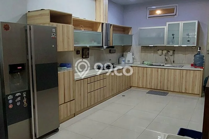 Lokasi strategis! Rumah siap huni disewakan di Kelapa Gading LB 250m2 Lokasi strategis! Rumah siap huni disewakan di Kelapa Gading LB 250m2