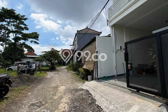 Disewakan! Rumah 3 Kamar Tidur &
2 Kamar Mandi di canggu, Badung Disewakan! Rumah 3 Kamar Tidur &
2 Kamar Mandi di canggu, Badung
