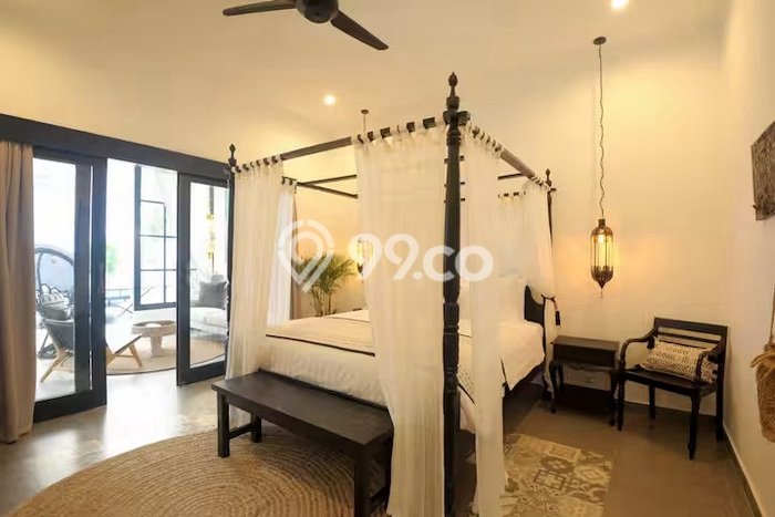 Disewakan! Rumah 2 Kamar Tidur &
2 Kamar Mandi di Petitenget, Badung Disewakan! Rumah 2 Kamar Tidur &
2 Kamar Mandi di Petitenget, Badung