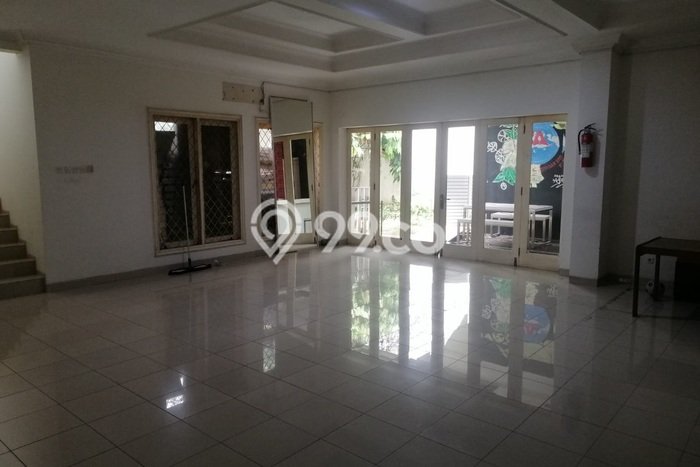 Ready to Use! Premium House LT 859m2 Desain Modern di Kemanggisan Ready to Use! Premium House LT 859m2 Desain Modern di Kemanggisan