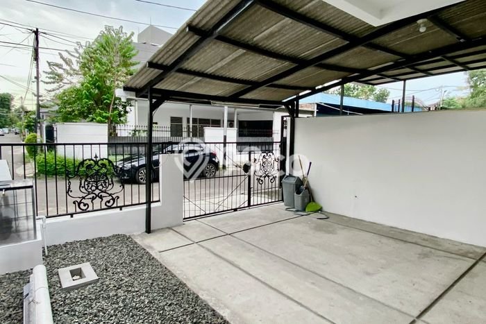 For Sale Rumah 3 Kamar Lokasi Ideal Bagus dan Strategis di Kembangan For Sale Rumah 3 Kamar Lokasi Ideal Bagus dan Strategis di Kembangan