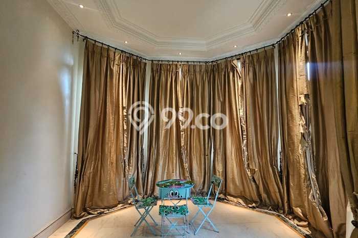 Dijual Rumah Luas Elegan Dengan View Cantik di Kedoya Baru, Jakarta Barat Dijual Rumah Luas Elegan Dengan View Cantik di Kedoya Baru, Jakarta Barat