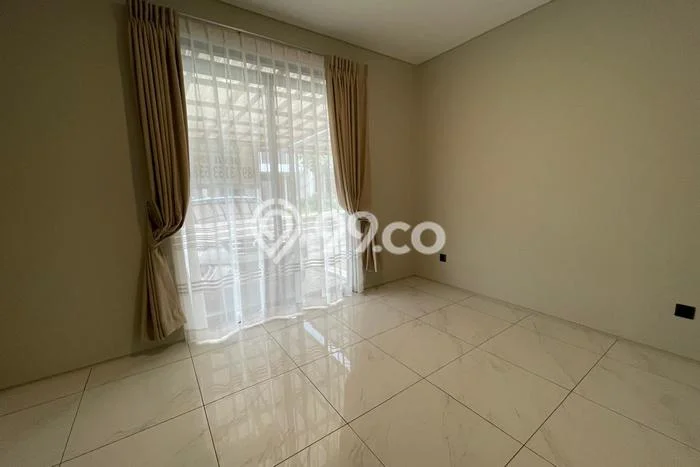 Disewakan! Rumah 3 Kamar Tidur &
2 Kamar Mandi di Kota Baru Parahyangan, Bandung Disewakan! Rumah 3 Kamar Tidur &
2 Kamar Mandi di Kota Baru Parahyangan, Bandung